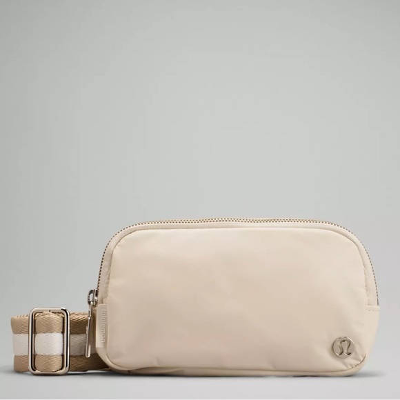 lululemon athletica Handbags - Lululemon White Opal / Raw Linen / White Everywhere Crossbody Bag